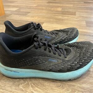 Brooks Women’s Hyperion Tempo